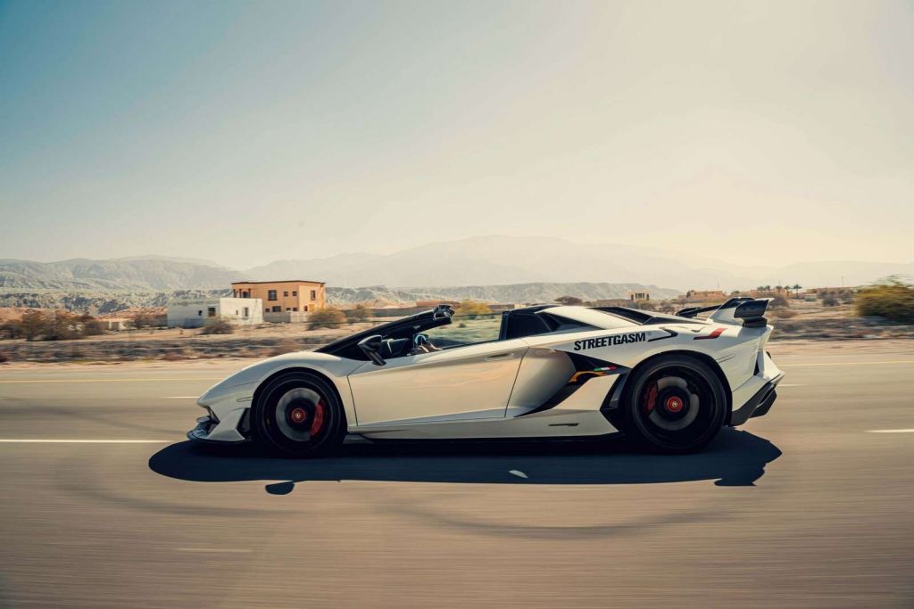 Lamborghini Aventador Roadster in der Wüste