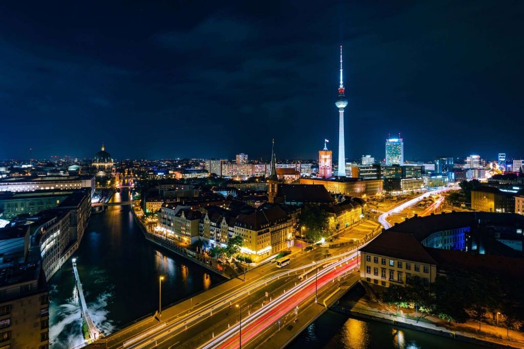 Nachtsicht auf dem pulsierenden Berlin