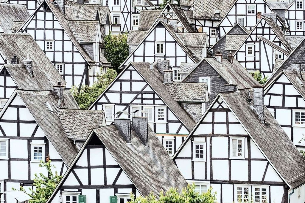 Ritme van zwart-wit vakwerk