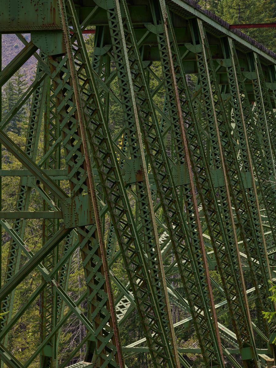 Stahlkonstruktion alte Eisenbahnbrücke