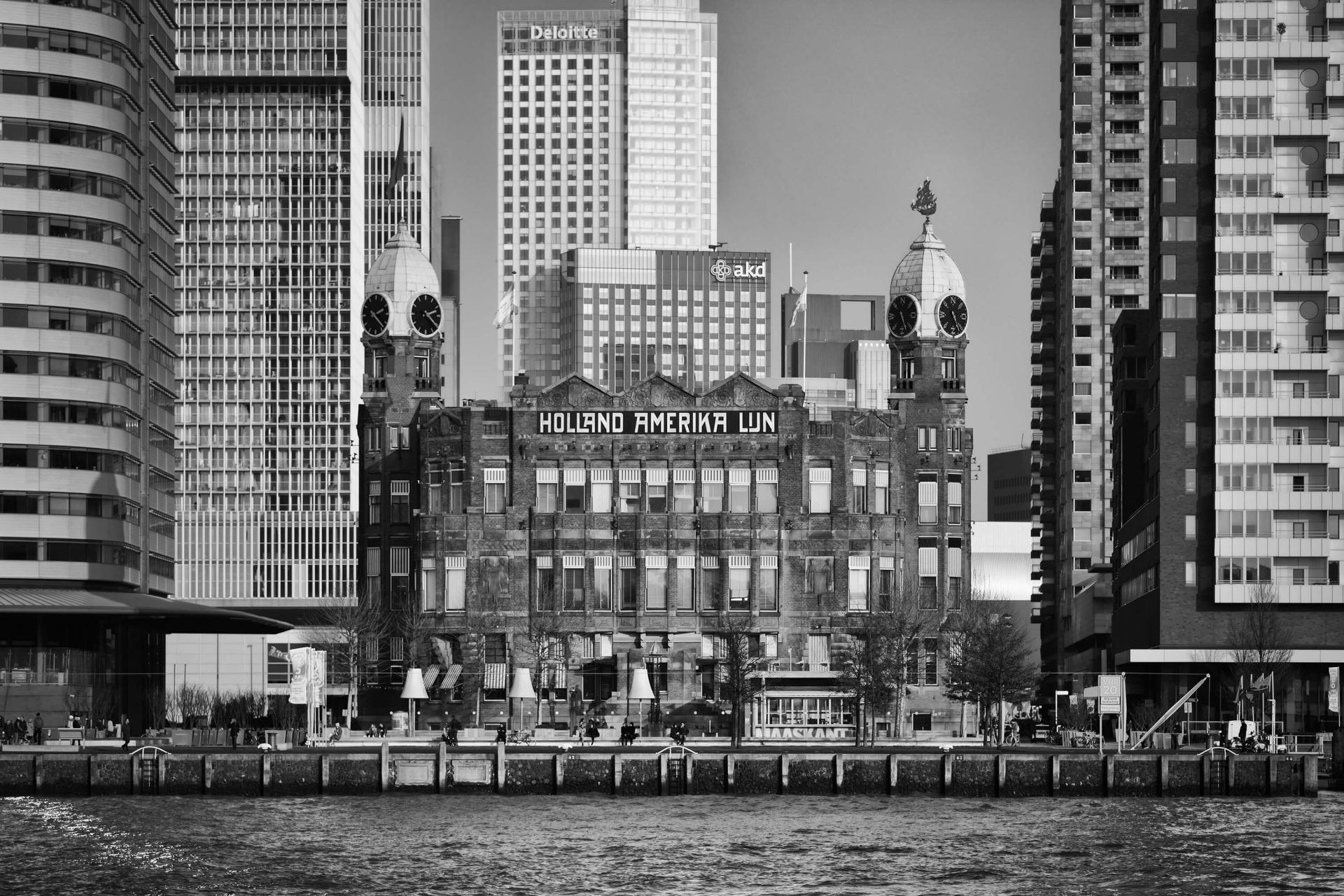 Hotel New York in schwarz-weiß Rotterdam 