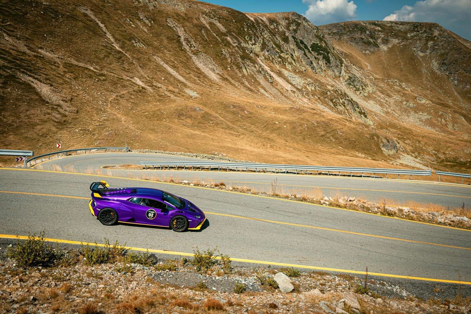 Lamborghini Huracán auf Bergpass