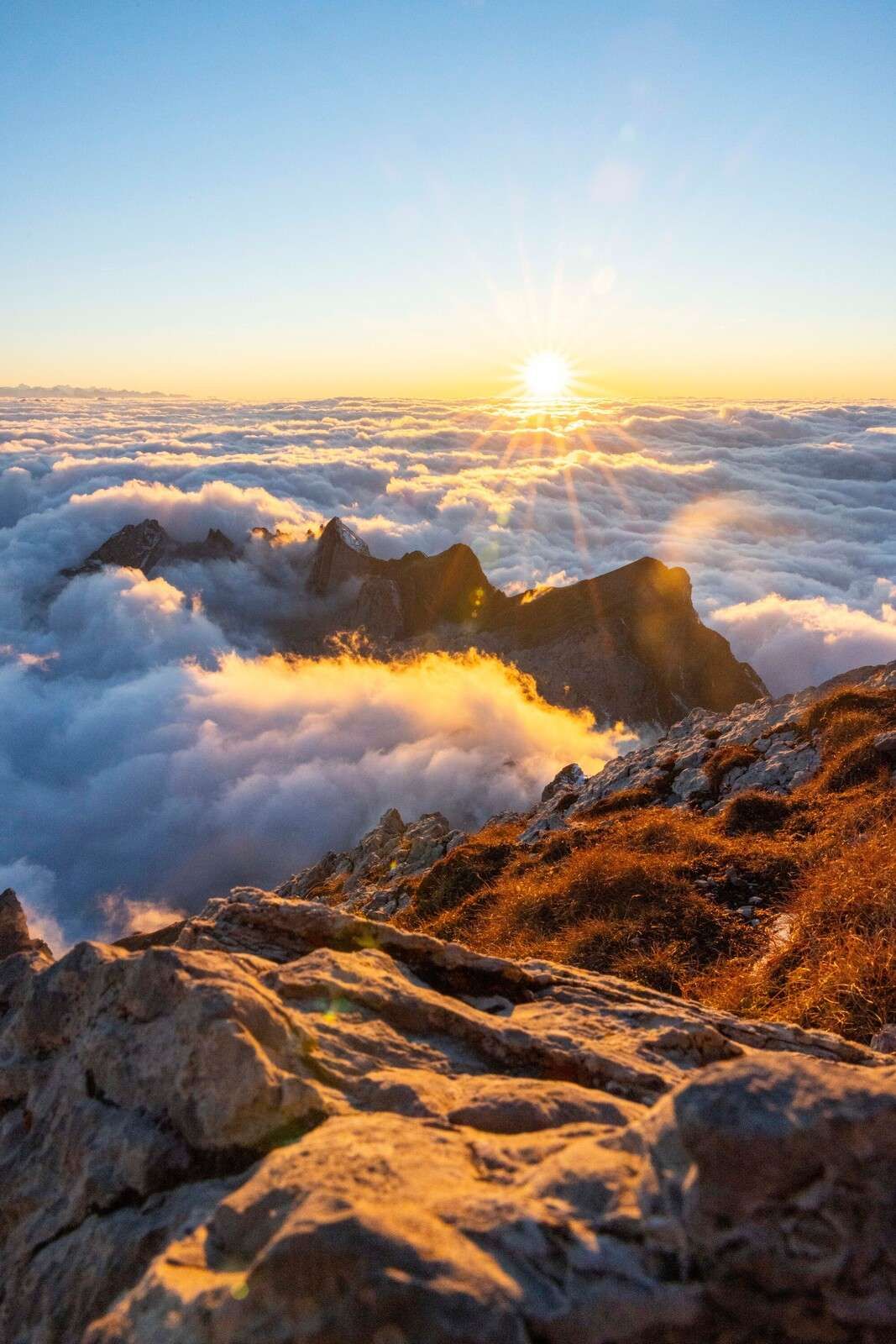 Sonnenschein über Wolkenmeer