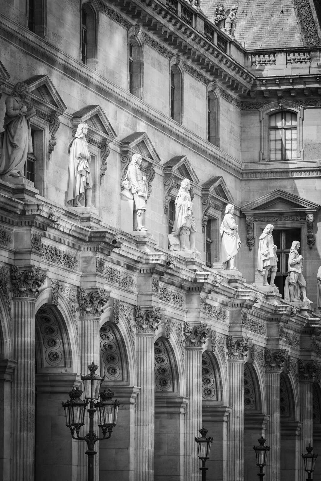 Klassische Fassade mit Bildreihe